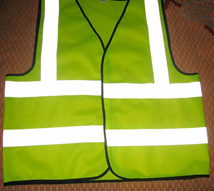 Crystal reflective cloth: the guardian of night safety